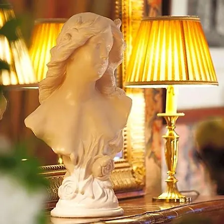 Ξενοδοχείο D'angleterre 4*